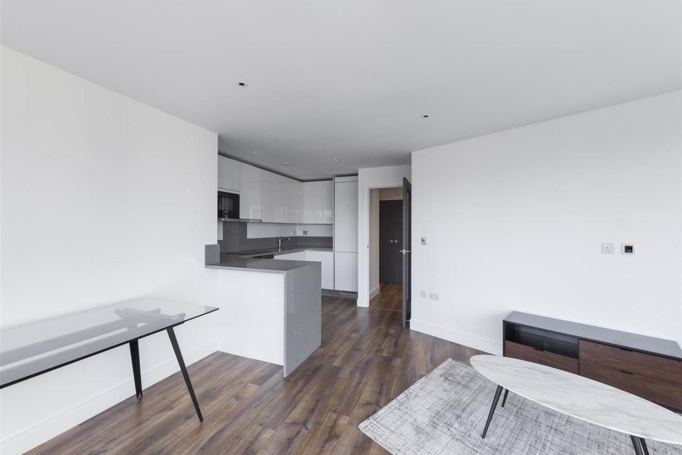 藍莎集團 | 英國置產一站式服務